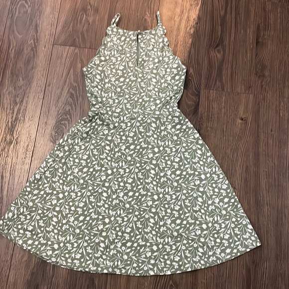 Fortune + Ivy Taliyah Scallop Detail Knit Dress - Picture 2 of 3